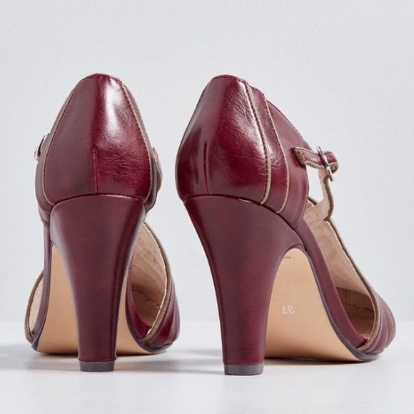 ✨ NWT ModCloth Chelsea Crew Heels, With Box - Picture 2 of 5